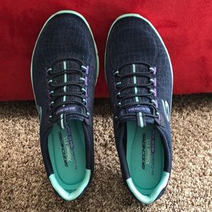 Skechers slip on shoes